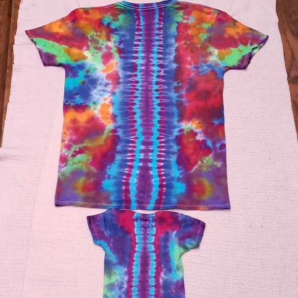 MOMMY AND ME, MEDIUM AND 12 MONTHS TIE DYE SET - Picture 7 of 8
